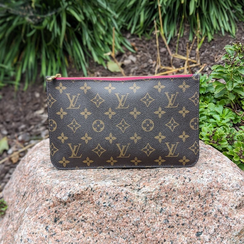 Used louis vuitton neverfull wristlet - LEATHER