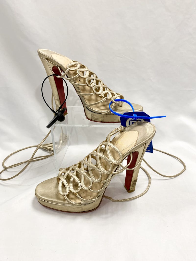 Used christian louboutin SHOES 7 SHOES / HEELS - HIGH