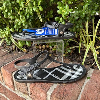 Used AS IS burberry sandals SHOES 6 ATHLETIC PERFORMANCE