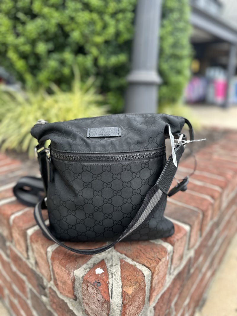 Gucci Logo Messenger Bag Release