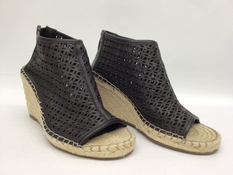 Used vince camuto SHOES 6 SHOES / SANDALS - WEDGE