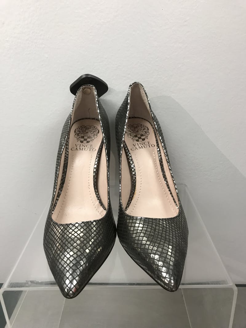 Used vince camuto SHOES 6.5 SHOES / HEELS - HIGH